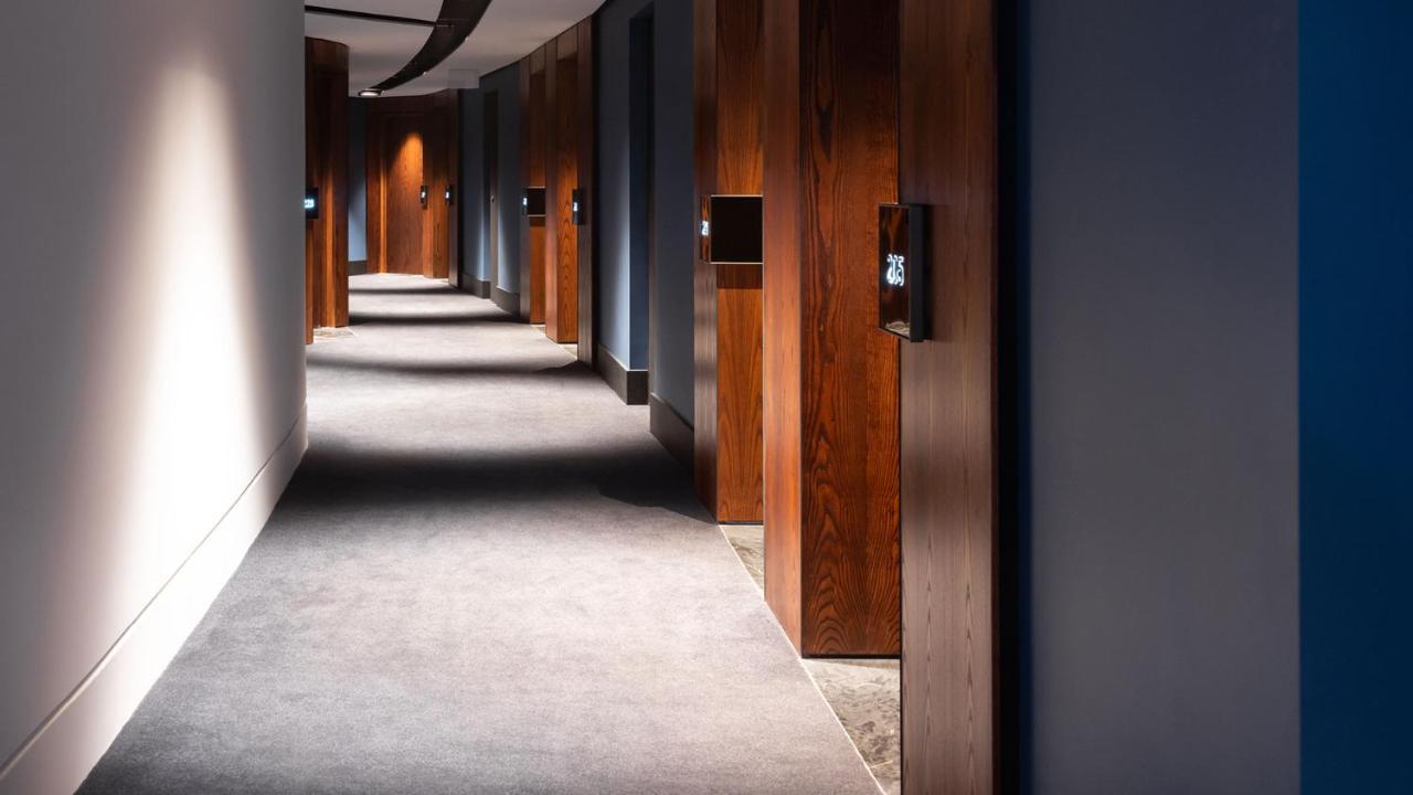 Horizon By Skycity Auckland Kültér fotó A corridor at the InterContinental London The O2